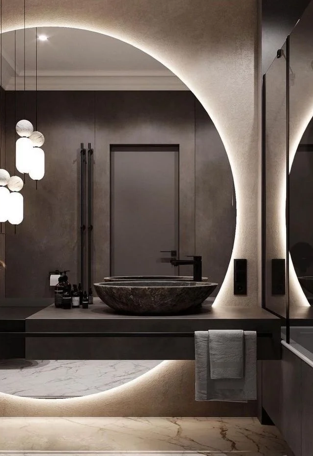 39. HALVRUNDT SPEIL MED BAKGRUNNSBELYSNING